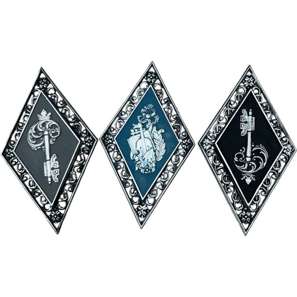 Vintage MCM Syroco Key & Violin Wall Plaques - Set of 3 (13”x8”) - Picture 5 of 9